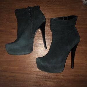 3/$15 🌺 ALDO Booties size 6.5